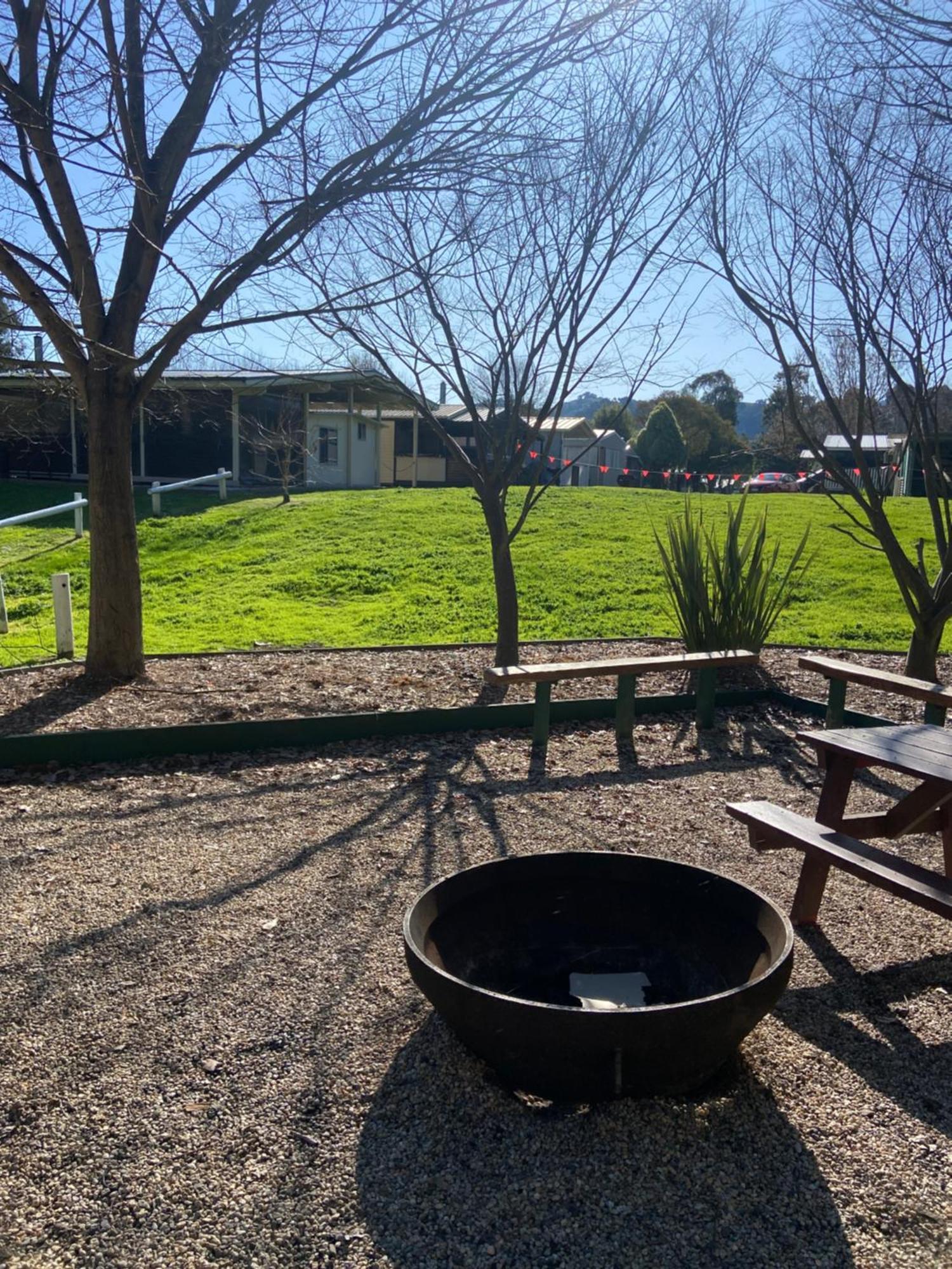 BIG4 Breeze Holiday Parks - Eildon Exterior foto