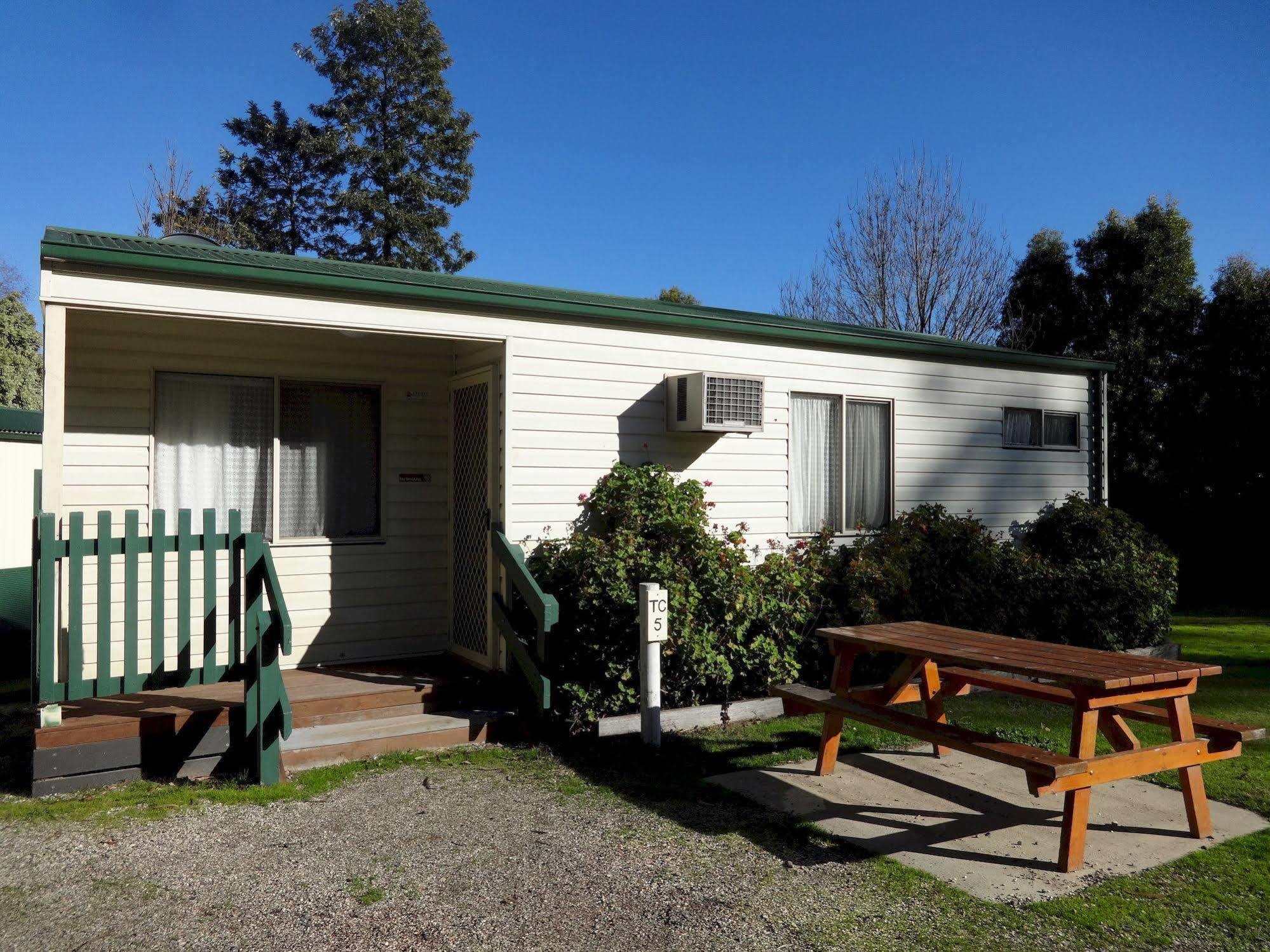 BIG4 Breeze Holiday Parks - Eildon Exterior foto