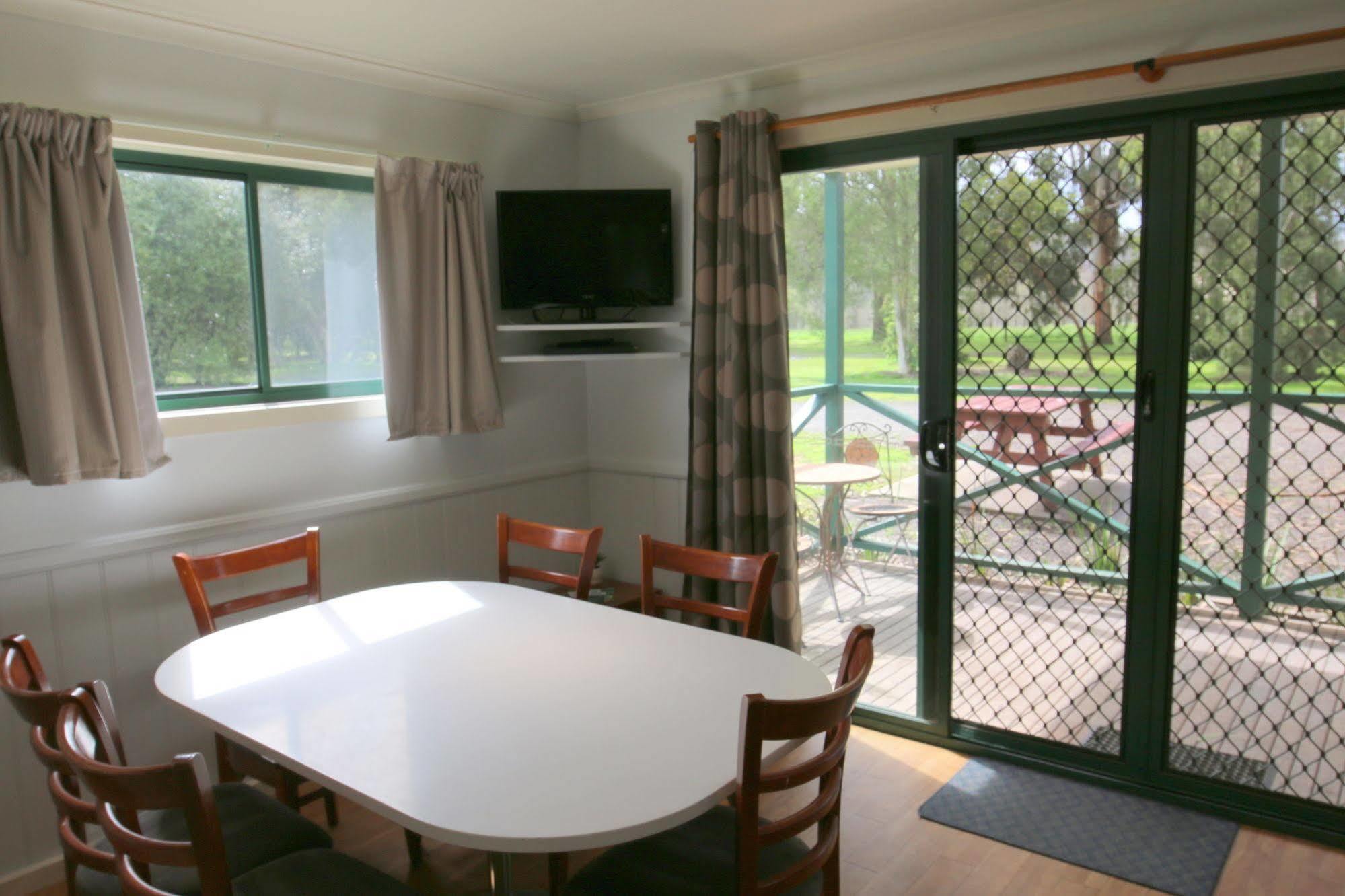BIG4 Breeze Holiday Parks - Eildon Exterior foto